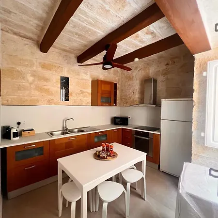 Nannas Charming Little House